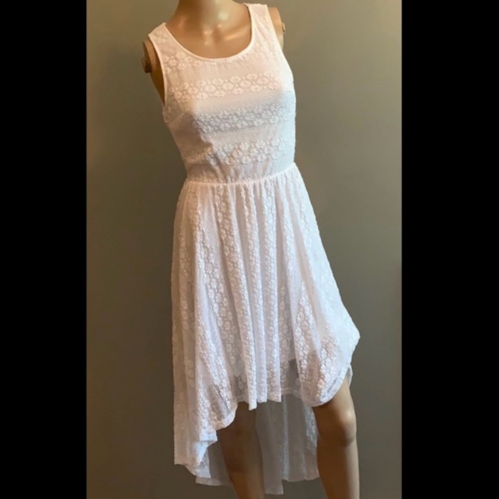 White High-Low Sleeveless ☀️ Sundress